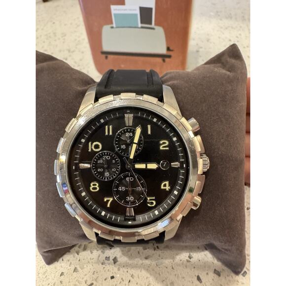 Fossil Dean Chronograph FS4613 Men’s Black Silicone Band Watch w/ Tin Box - Picture 2 of 15